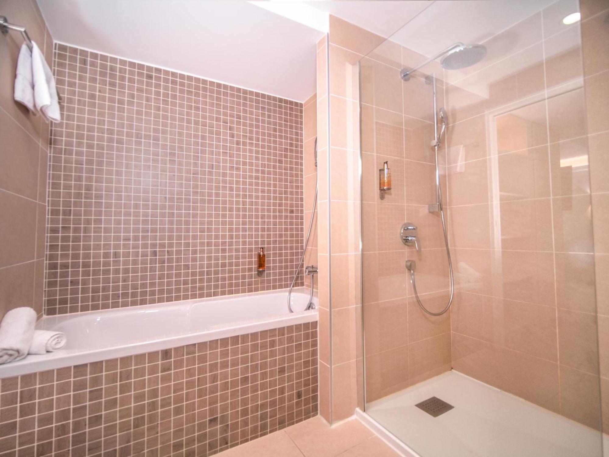 Hotel & Spa Vitalparc, The Originals Collection ラカノー エクステリア 写真