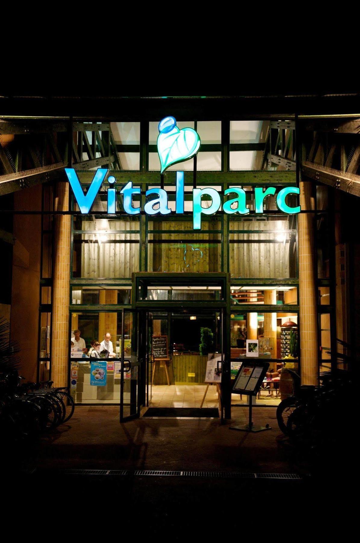 Hotel & Spa Vitalparc, The Originals Collection ラカノー エクステリア 写真